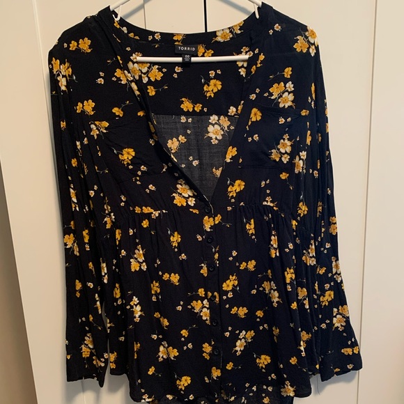 Torrid | Black & Yellow Floral Babydoll Tunic | 00 - Picture 4 of 6
